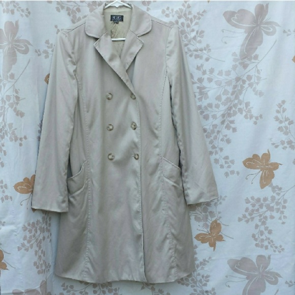 BCBG Jackets & Blazers - BCBG Maxazria coat size M